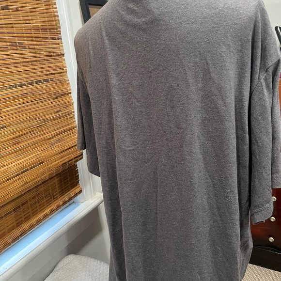 GRAY V-NECK TEE - Picture 2 of 4